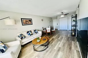 17530 NW 68th Ave, Hialeah, FL 33015 - Photo 3