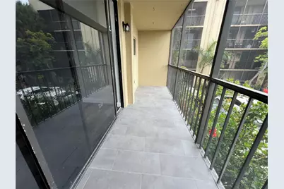 8635 NW 8th St #211, Miami, FL 33126 - Photo 15