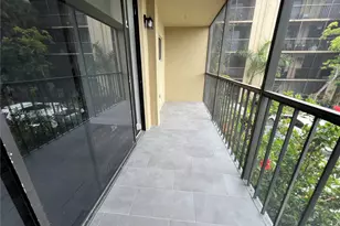 8635 NW 8th St, Miami, FL 33126 - Photo 15