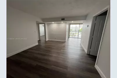 8635 NW 8th St #211, Miami, FL 33126 - Photo 7