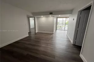 8635 NW 8th St, Miami, FL 33126 - Photo 7