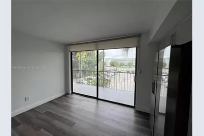 8635 NW 8th St #211, Miami, FL 33126 - Photo 7