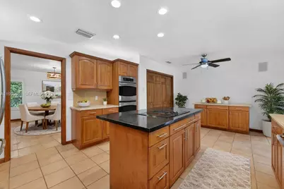 8263 SW 160th St, Palmetto Bay, FL 33157 - Photo 11