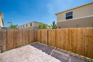 495 NE 5th Ln, Florida City, FL 33034 - Photo 15