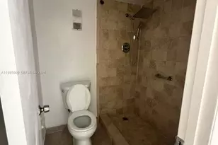 9180 Fontainebleau Blvd, Miami, FL 33172 - Photo 11