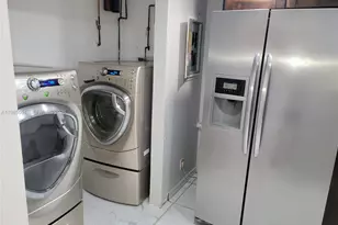 14389 Kendale Lakes Circle, Miami, FL 33183 - Photo 5