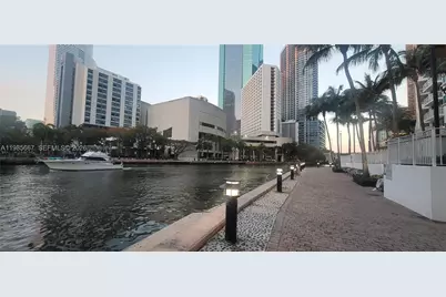 31 SE 5th St #1110, Miami, FL 33131 - Photo 59