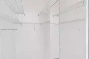 31 SE 5th St, Miami, FL 33131 - Photo 15