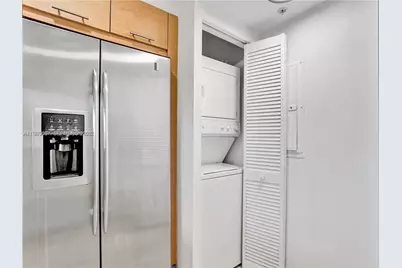 31 SE 5th St #1110, Miami, FL 33131 - Photo 9