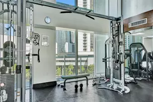31 SE 5th St, Miami, FL 33131 - Photo 23