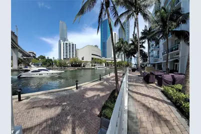 31 SE 5th St #1110, Miami, FL 33131 - Photo 29