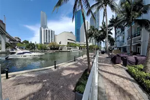 31 SE 5th St, Miami, FL 33131 - Photo 29