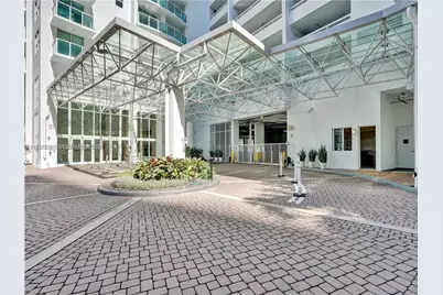 31 SE 5th St #1110, Miami, FL 33131 - Photo 3