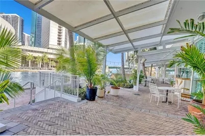 31 SE 5th St #1110, Miami, FL 33131 - Photo 35