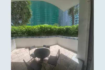 31 SE 5th St #1110, Miami, FL 33131 - Photo 13
