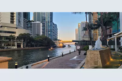 31 SE 5th St #1110, Miami, FL 33131 - Photo 49