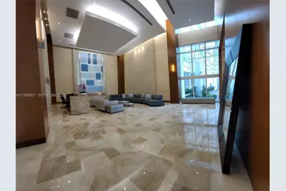 31 SE 5th St #1110, Miami, FL 33131 - Photo 39