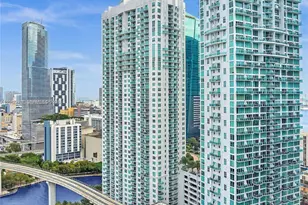 31 SE 5th St, Miami, FL 33131 - Photo 7