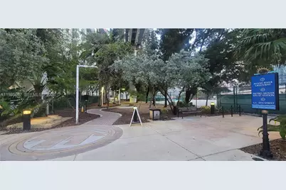 31 SE 5th St #1110, Miami, FL 33131 - Photo 69