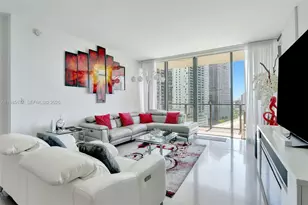 68 SE 6th St, Miami, FL 33131 - Photo 3