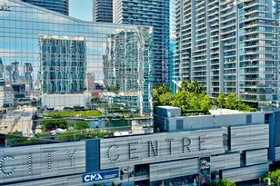 68 SE 6th St, Miami, FL 33131 - Photo 13