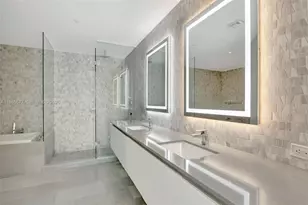 68 SE 6th St, Miami, FL 33131 - Photo 5