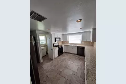 5525 SE Ault Ave, Stuart, FL 34997 - Photo 11