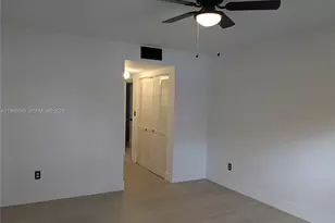 601 Ives Dairy Rd, Miami, FL 33179 - Photo 21