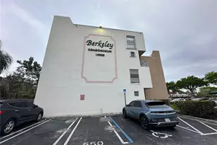 10900 SW 104th St, Miami, FL 33176 - Photo 35