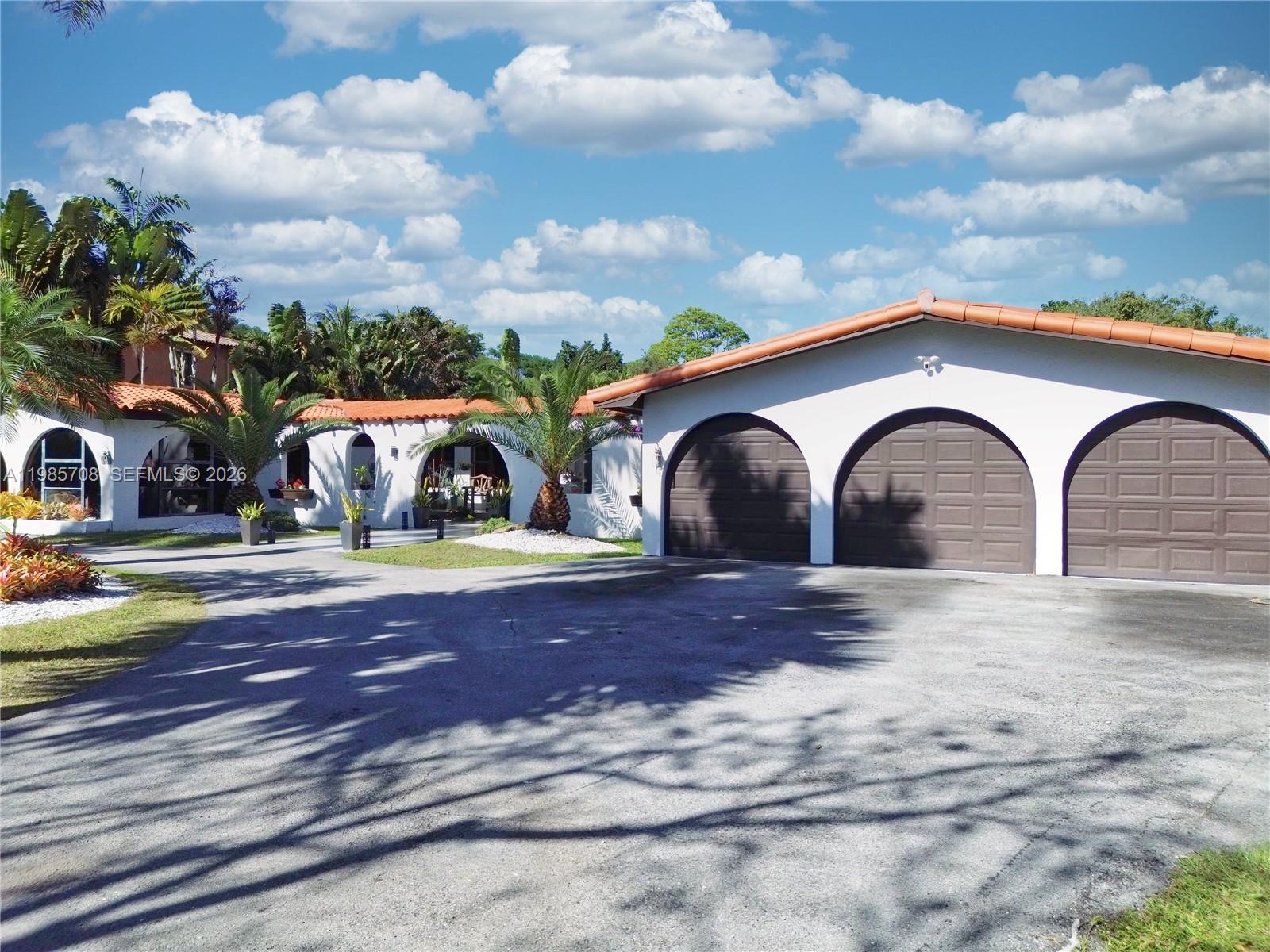 7925 SW 124th St - 7925 SW 124th St, Pinecrest, FL 33156 Luxury Property | Jose Angel Pina