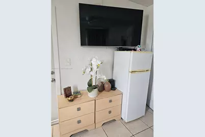 2513 SW 10th St #8, Miami, FL 33135 - Photo 3