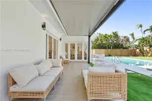 10801 Peachtree Dr, Miami, FL 33161 - Photo 29