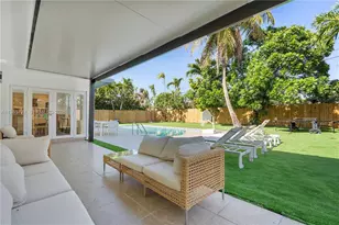 10801 Peachtree Dr, Miami, FL 33161 - Photo 35