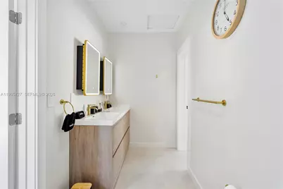 10801 Peachtree Dr, Miami, FL 33161 - Photo 27