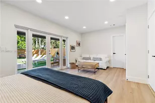 10801 Peachtree Dr, Miami, FL 33161 - Photo 21