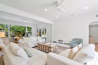 10801 Peachtree Dr, Miami, FL 33161 - Photo 7
