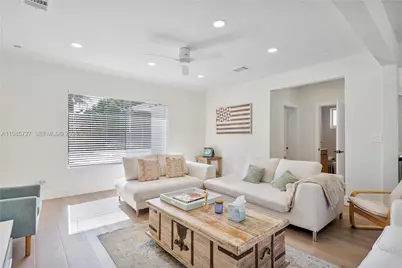 10801 Peachtree Dr, Miami, FL 33161 - Photo 17