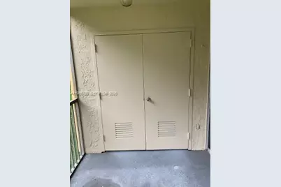 8353 Lake Dr #104, Doral, FL 33166 - Photo 19