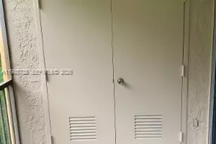 8353 Lake Dr, Doral, FL 33166 - Photo 19