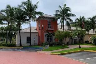 8353 Lake Dr, Doral, FL 33166 - Photo 15