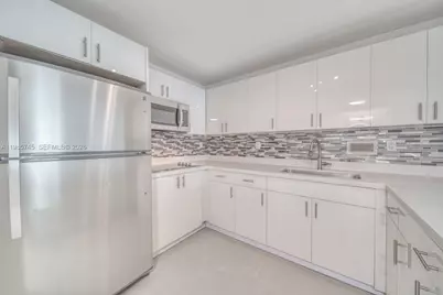 2301 Collins Ave #311, Miami Beach, FL 33139 - Photo 13