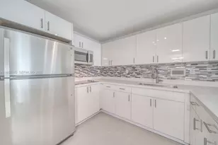 2301 Collins Ave, Miami Beach, FL 33139 - Photo 15