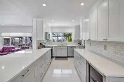 2506 NE 30th St, Fort Lauderdale, FL 33306 - Photo 9