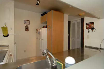 600 NE 36th St #1212, Miami, FL 33137 - Photo 9