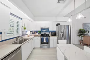 677 SE 22nd Dr, Homestead, FL 33033 - Photo 9