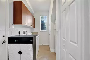 3736 Amelia Island Ln, Davie, FL 33328 - Photo 29