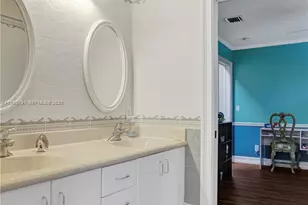 3736 Amelia Island Ln, Davie, FL 33328 - Photo 39