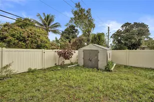 1675 NE 160th St, North Miami Beach, FL 33162 - Photo 33