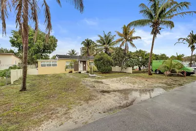 1675 NE 160th St, North Miami Beach, FL 33162 - Photo 3