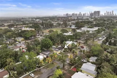 1675 NE 160th St, North Miami Beach, FL 33162 - Photo 41